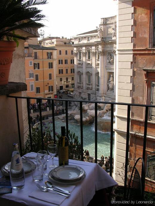 Relais Fontana Di Trevi Hotel 3*