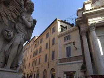 Relais Fontana Di Trevi Hotel 3*