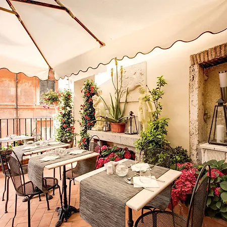 Relais Fontana Di Trevi Hotel 